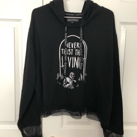 Hot Topic Tops - crop sweater Hot Topic Tops - crop sweater